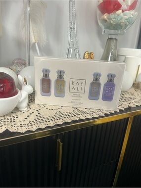 BNIB Kayali Vanilla Obsessions Miniature Set